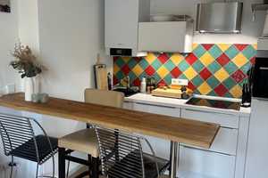 Stilvolle 2-Zimmer-Wohnung mit Balkon und Vollmöblierung  – Lindenstraße 120, 40233 Düsseldorf – Vorschaubild 1