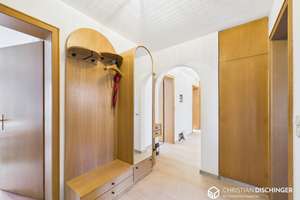 Möblierte 3,5-Zimmer-Wohnung mit Terrasse, Garten und Garage in Regensburg-Graß – Die vollständige Adresse der Immobilie erhältst du vom Anbieter., 93053 Oberisling-Graß, Regensburg – Vorschaubild 2