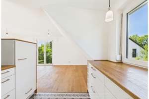 Lichtdurchflutetes Penthouse-Feeling mit Südterrasse - moderne 3-Zimmer-Wohnung mit Blick ins Grüne – Die vollständige Adresse der Immobilie erhältst du vom Anbieter., 81249 Lochhausen, München – Vorschaubild 19