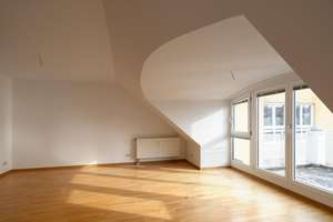 3 Zimmer Dachgeschosswohnung mit Sonnenterrasse und Balkon – Allacher Strasse 6, 85757 Karlsfeld – Vorschaubild 2
