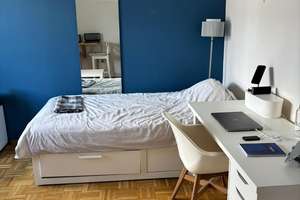 Maxvorstadt - Museumsviertel: Penthouse-Apartment mit Balkon, Lift und Garage