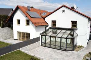 Familienparadies mit Carport, großem Garten und reichlich Stauraum – Die vollständige Adresse der Immobilie erhältst du vom Anbieter., 84076 Pfeffenhausen – Vorschaubild 2