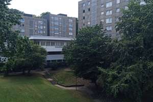 Lichtdurchflutete 3-Zimmer-Wohnung, Balkon, Klimaanlage und Schwimmbad – fußläufig zur Universität  – Die vollständige Adresse der Immobilie erhältst du vom Anbieter., 42119 Elberfeld, Wuppertal – Vorschaubild 6