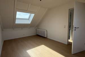 Kernsanierte 3-Zimmer-Maisonette im Dachgeschoss mit Aufzug in begehrter Lage von Pempelfort – Düsselthaler Straße 31, 40211 Pempelfort, Düsseldorf – Vorschaubild 11