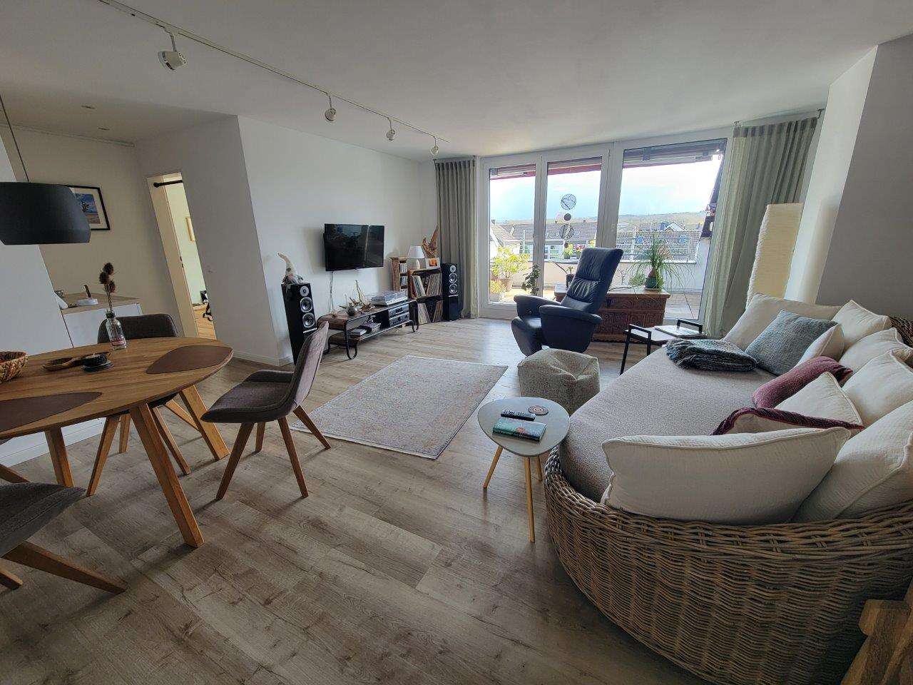 Helle 3-Zimmer Dachgeschosswohnung mit Südbalkon, Garage und Ausbaureserve im Spitzboden, Unna Kreis – Bild 2