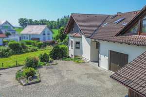 Großzügiges Wohnhaus mit drei Einheiten und unverbaubarer Ortsrandlage im OT Kümmerazhofen – Die vollständige Adresse der Immobilie erhältst du vom Anbieter., 88339 Bad Waldsee – Vorschaubild 8
