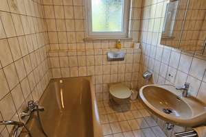 Rohdiamant in Eisingen: Einfamilienhaus in guter Lage mit Entwicklungspotenzial – Die vollständige Adresse der Immobilie erhältst du vom Anbieter., 97249 Eisingen – Vorschaubild 9
