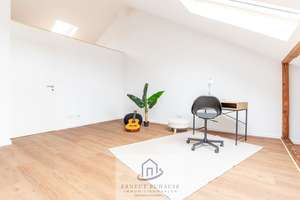 Frisch saniertes Reihenhaus in Neu Isenburg - 7 Zimmer auf drei Ebenen, mit Garten und Garage – Theodor-Heuss-Straße 00, 63263 Neu-Isenburg – Vorschaubild 4
