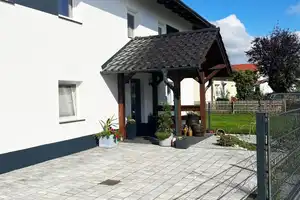 Liebevoll saniertes Wohnhaus mit großem Garten rund 10 Autominuten von Landau a.d.Isar entfernt !!! – Dingolfing-Landau (Kreis) – Vorschaubild 3