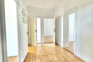 Sanierter Altbau mit gehobener Ausstattung in schöner Lage - Anfrage bitte schriftlich – Straßburger Straße 33, 13581 Spandau (Ortsteil), Berlin – Vorschaubild 2