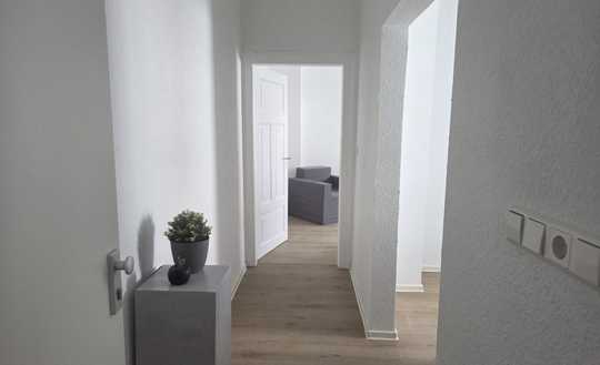 Altbau-Charme trifft Moderne – frisch kernsaniert, 2-Zimmer ca. 42 m², Top-Lage mit S-Bahn Anschluss