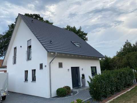 Neuwertiges Grosszugiges Einfamilienhaus In Nienburg Mit Garage Carport In Ruhiger Lage