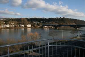 Ansprechende 2,5-Zimmer-DG-Wohnung mit Mosel Blick und Balkon in Koblenz-Güls