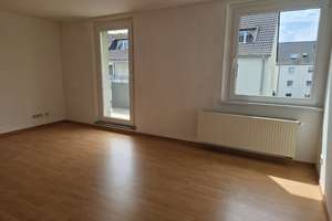 2 Zimmer mit großem Balkon