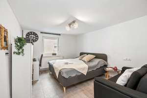MAISONETTE – Frisch renovierte Maisonette-Wohnung mit 2 Bädern und offener Küche in Lauterstein – Die vollständige Adresse der Immobilie erhältst du vom Anbieter., 73111 Lauterstein – Vorschaubild 2