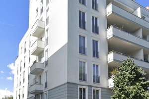 NEU modernisierte 2 Zimmer Wohnung mit Einbauküche – Richard-Sorge-Str. 52, 10249 Friedrichshain, Berlin – Vorschaubild 1