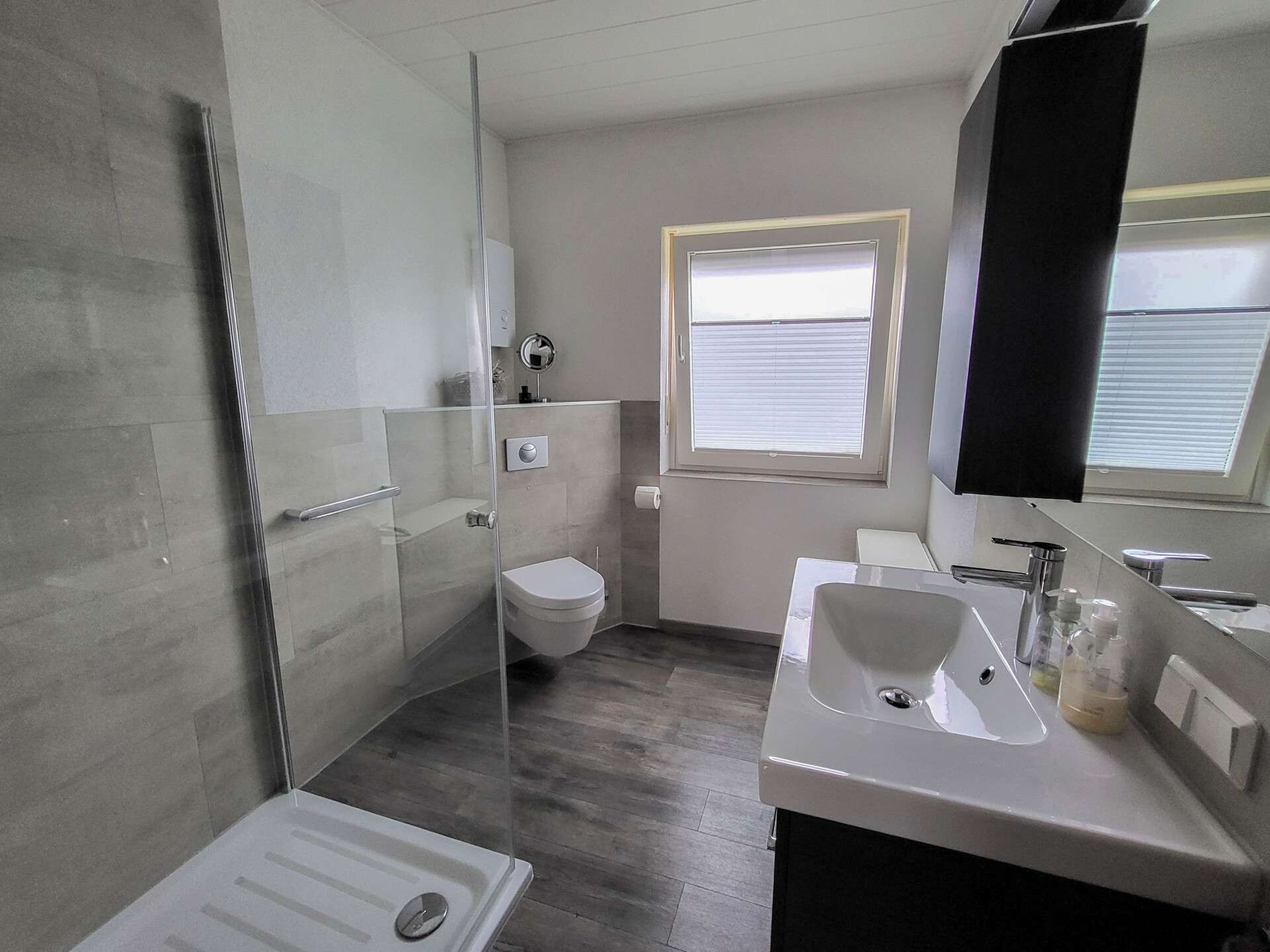 Immobilie in Seck - Familienfreundliches Haus mit großem Grundstück, Einliegerwohnung und herrlichem Ausblick - Bild 1