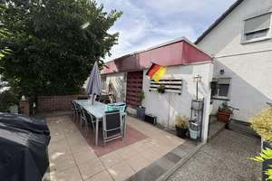 Geräumiges Einfamilienhaus mit separat nutzbarem Einlieger- und Souterrainbereich