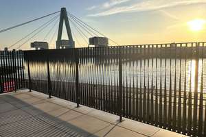 Exklusive Dachgeschoss-Maisonette mit großer Dachterrasse und Rheinblick– Erstbezug in Köln-Deutz