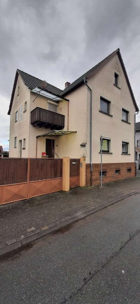 Immobilie in Alsbach-Hähnlein - Geräumiges 8-Zimmer-Haus mit Scheune und  Garage in Alsbach-Hähnlein - Bild 1