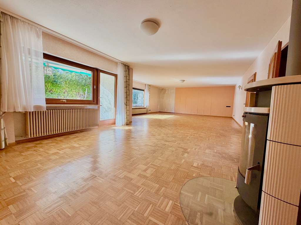 Immobilie in Sasbach am Kaiserstuhl - Großes Einfamilienhaus in Sasbach - Bild 3