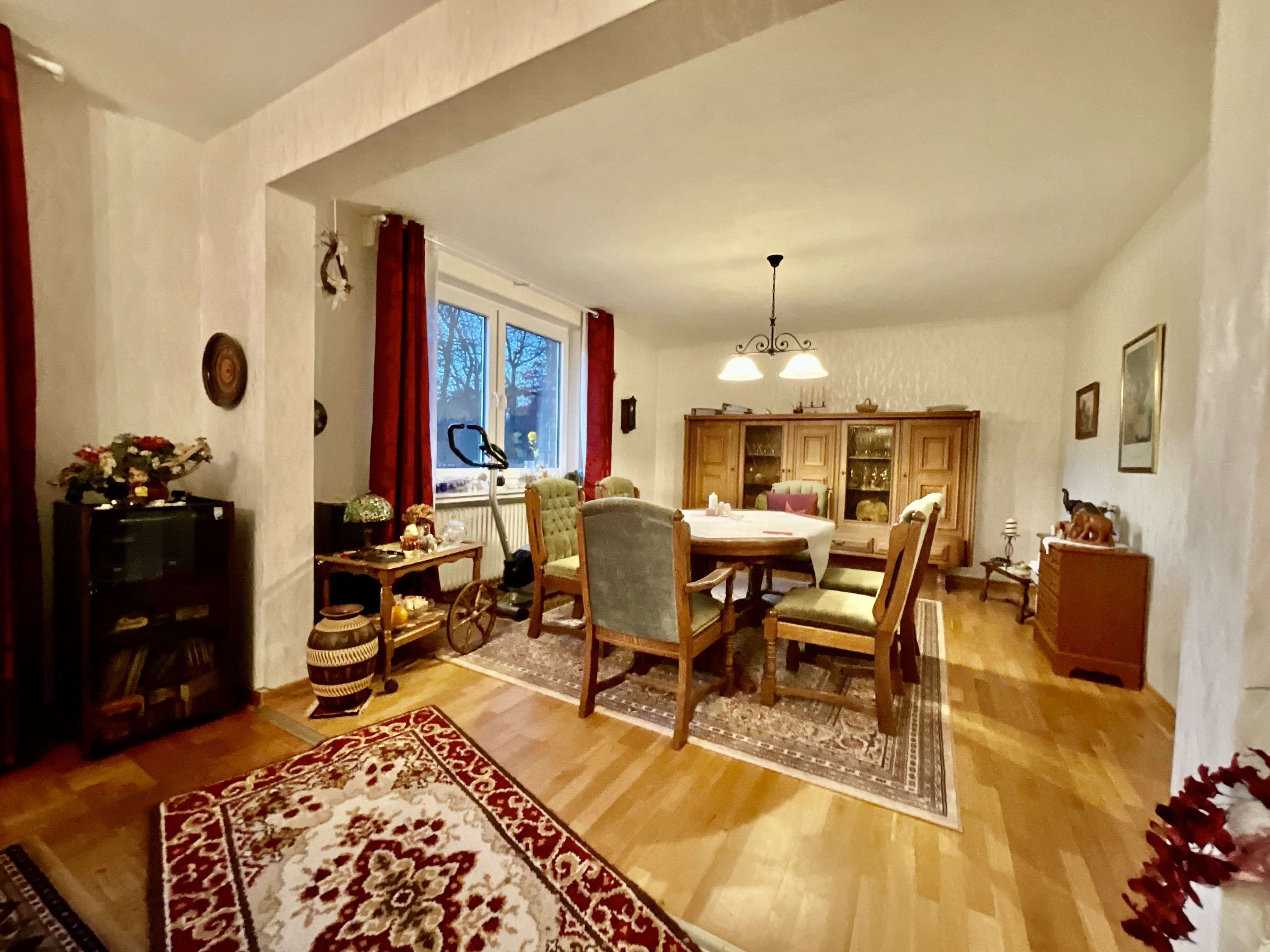 Immobilie in Eystrup - Wohnen im Einklang mit der Natur
Mehrgenerationenhaus in idyllischer Waldlage - Bild 2