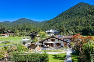 Klassisches Landhaus in exklusiver Lage von Kreuth am Tegernsee – Die vollständige Adresse der Immobilie erhältst du vom Anbieter., 83708 Kreuth – Vorschaubild 1