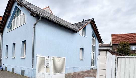 Bild von 3 aneinandergereihte Einfamilienhäuser mit großem Garten und Ausbaupotential