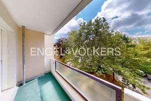Lichtdurchflutete 3-Zimmer-Wohnung mit Balkon & Garage
