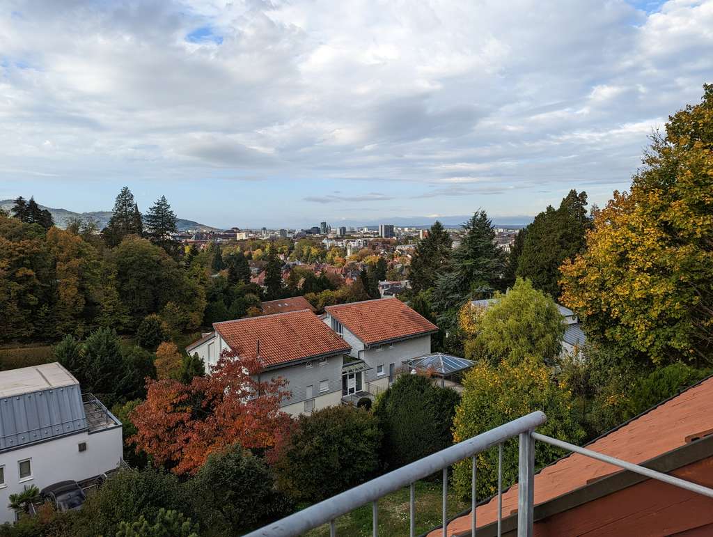 Von Privat: Reihenhaus mit unverbaubaren Panoramablick über Freiburg