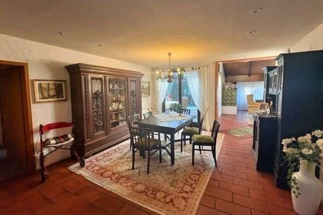 Immobilie in Altdorf bei Nürnberg - Großes freistehendes 1- bis 2-Familienhaus in Altdorf mit Garten und Garage - Bild 1