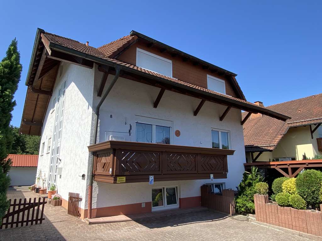 Immobilie in Eppenbrunn - Attraktives Mehrfamilienhaus mit Ferienapartments im Kurort - Bild 0