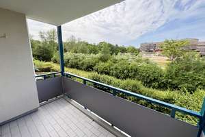 Lebendig wohnen in Bogenhausen: 3-Zimmer-Wohnung mit Balkon