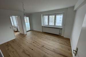 Helle und Geräumige 4-Zimmer-Wohnung in Karlsruhe Weststadt mit Balkon – Kriegsstraße 191, 76135 Weststadt, Karlsruhe – Vorschaubild 3