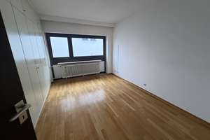 Großzügige 3-Zimmer-Wohnung im Bonner Bundesviertel und direkter Nachbarschaft des Rheinauenparks – Die vollständige Adresse der Immobilie erhältst du vom Anbieter., 53175 Hochkreuz, Bonn – Vorschaubild 3
