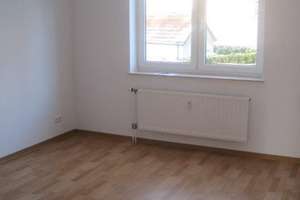 **Junges Paar im Glück mit dieser frisch renovierten 2-Zimmer-Wohnung** – Berliner Str. 18, 47138 Obermeiderich, Duisburg – Vorschaubild 4