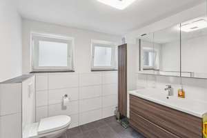 Teilsaniertes Reihenhaus in grüner Hanglage | 6 Zimmer | Garten | Garage – Die vollständige Adresse der Immobilie erhältst du vom Anbieter., 28757 Schönebeck, Bremen – Vorschaubild 11