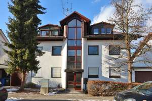 1,5-Zimmer-DG-Wohnung in ruhiger Anwohnerstraße in Trudering