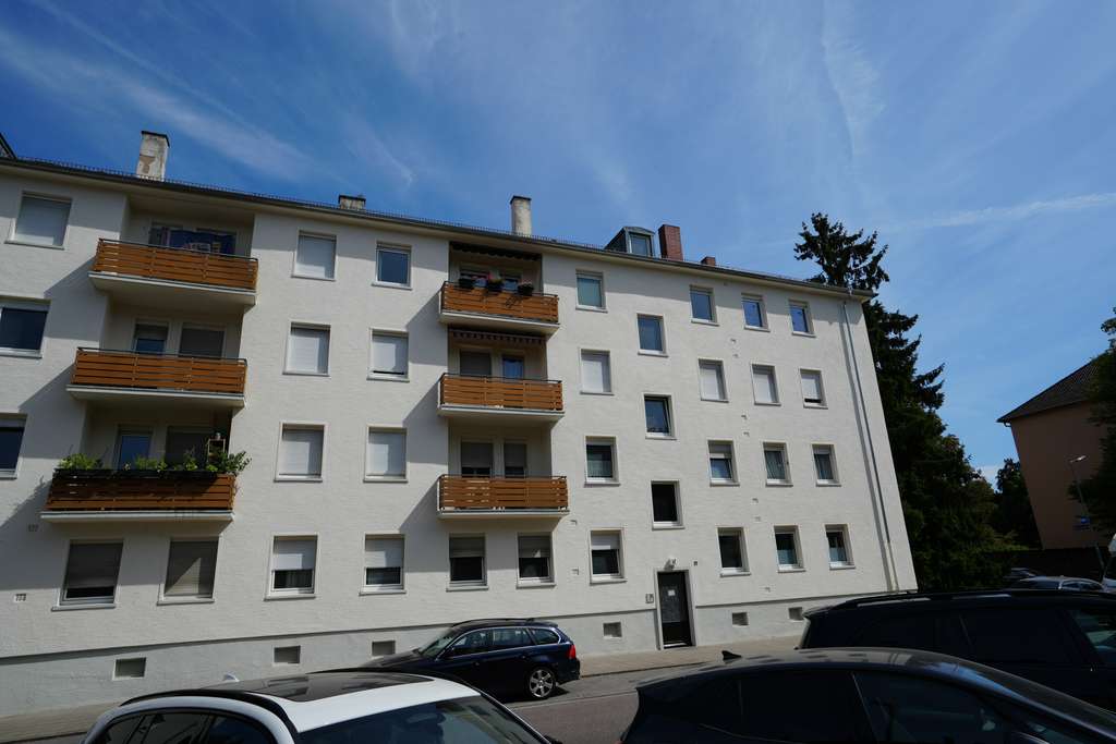 Immobilie in Karlsruhe - Großzügige 1-Zimmer-Wohnung mit großer Wohnküche und Balkon in der beliebten Karlsruher Weststadt! - Bild 0