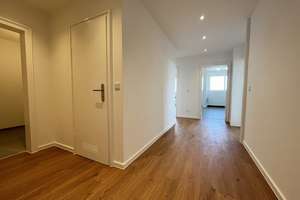Herrliche Aussichten nicht nur vom Balkon! Modernisierte 3 Zimmer + modernes Bad mit Dusche + Aufzug – Krohstraße 4, 50968 Bayenthal, Köln – Vorschaubild 5