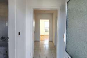 3-Zimmer-Wohnung mit Balkon mitten im Zentrum – Berliner Str. 12, 38226 Lebenstedt, Salzgitter – Vorschaubild 2