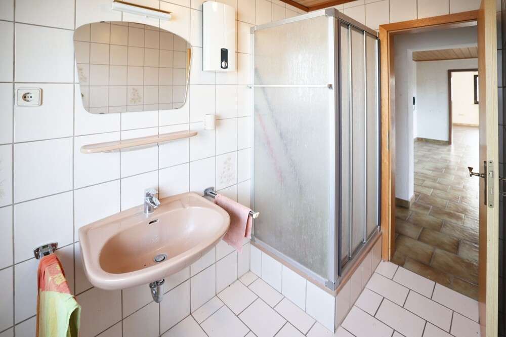 Immobilie in Lahnstein - Charmantes EFH mit ELW, Terrasse, Garten und Garage -Am Fischteich in Oberlahnstein - Bild 3