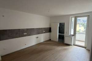 Erstbezug nach Kernsanierung | 3 Zimmer | Große Wohnküche | Loggia | WG-geeignet