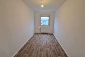 **FRISCH RENOVIERT**3-Zimmer-Wohnung // Balkon // Bad mit Wanne // 4.OG // ab 15.06.2026 – Andromedaweg 17, 4205 Grünau-Nord, Leipzig – Vorschaubild 7