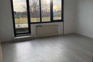 Frisch renovierte 3 Zimmer Wohnung mit Terrasse und Garage 