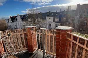 Dachgeschoss, 3 Zimmer + Balkon, Rheingauviertel-Altbauwohnung – Hallgarter Straße 5, 65197 Wiesbaden – Vorschaubild 1