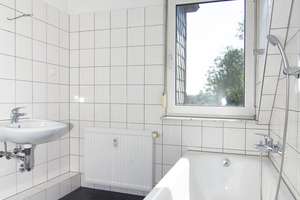 Großzüg gechnittene 3-Zimmer-Dachgeschoßwohnung in Essen-Bergerhausen – Sabinastraße 7, 45136 Bergerhausen, Essen – Vorschaubild 4