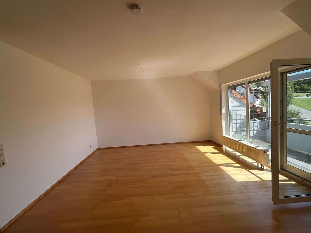 Immobilie in Adelsheim - Hier ist ihr neues Zuhause - 3 Zimmer mit Weitsicht und zusätzlichem Dachstudio - Bild 0