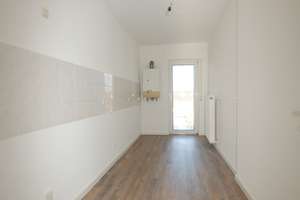 Helle 3-Zimmer-Wohnung mit Erker und großem Balkon – Olpener Straße 129-131, 51103 Höhenberg, Köln – Vorschaubild 6