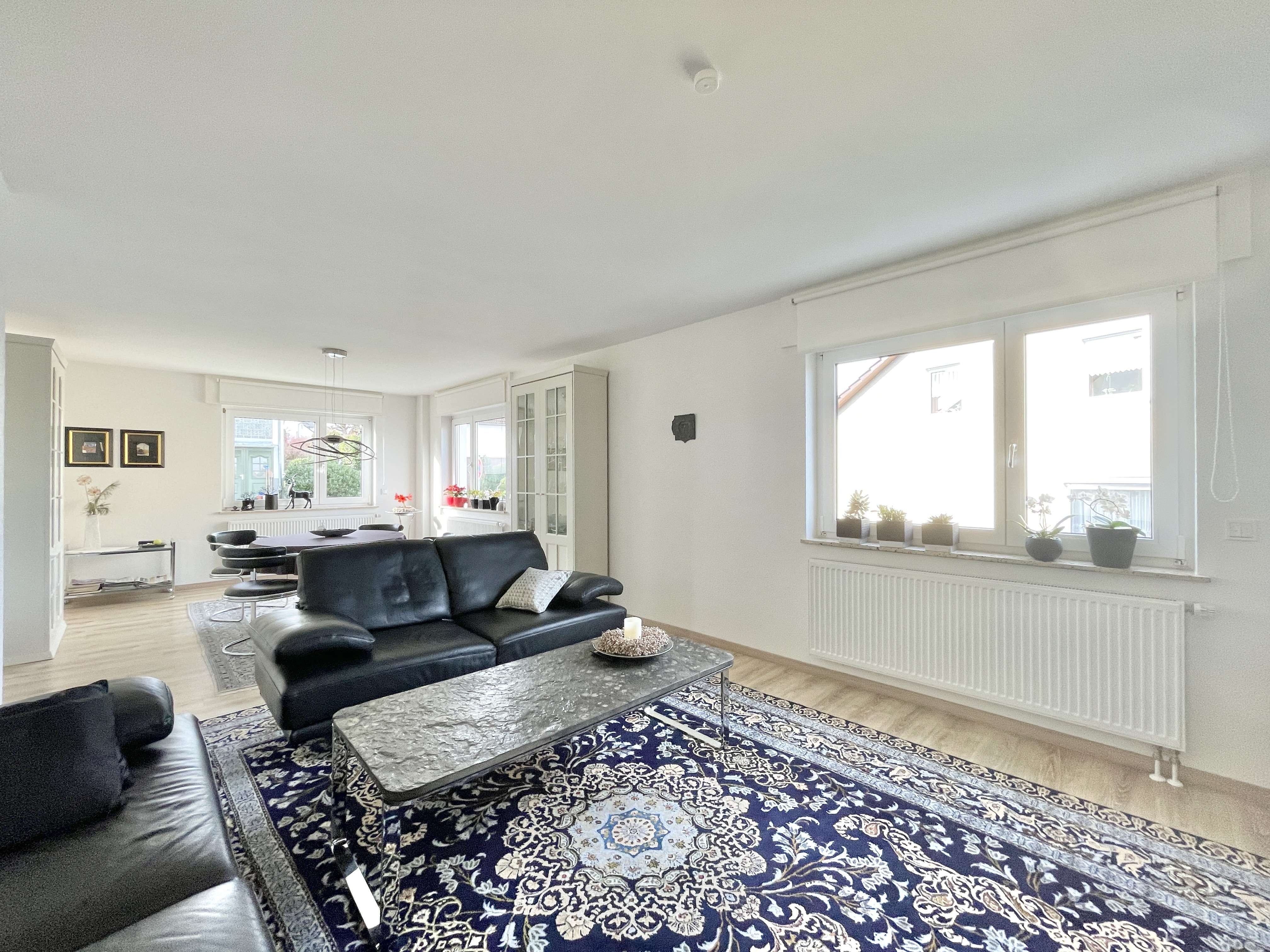 Immobilie in Hohenstein - EINZIEHEN UND WOHLFÜHLEN! TOP RENOVIERTES EINFAMILIENHAUS IN 1A WOHNLAGE IN HOHENSTEIN BREITHARDT - Bild 1